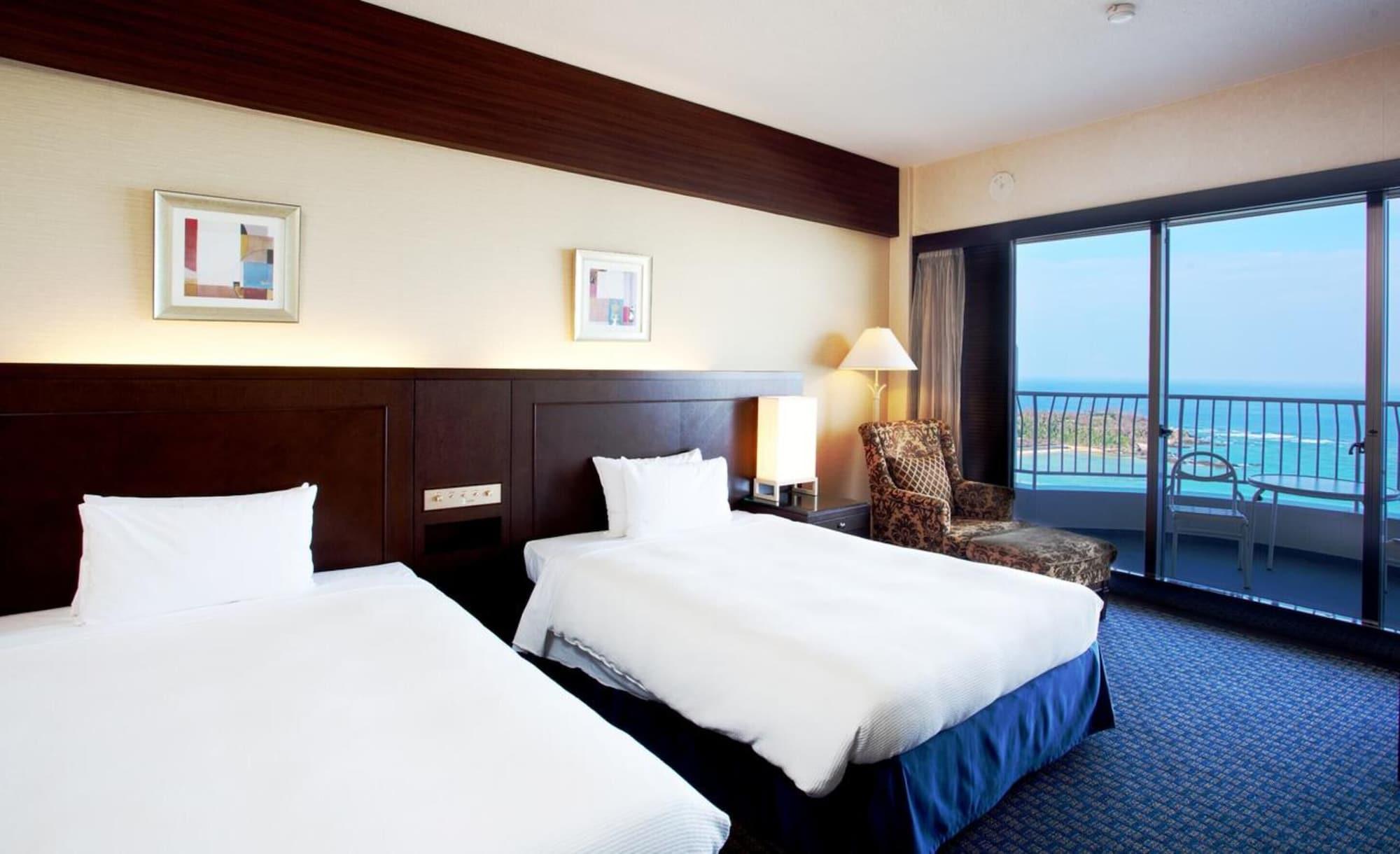 Okinawa Kariyushi Beach Resort Ocean Spa Onna Buitenkant foto