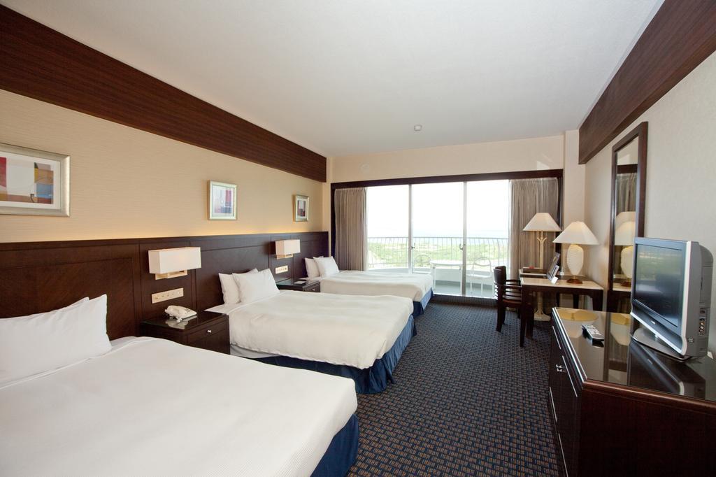 Okinawa Kariyushi Beach Resort Ocean Spa Onna Buitenkant foto