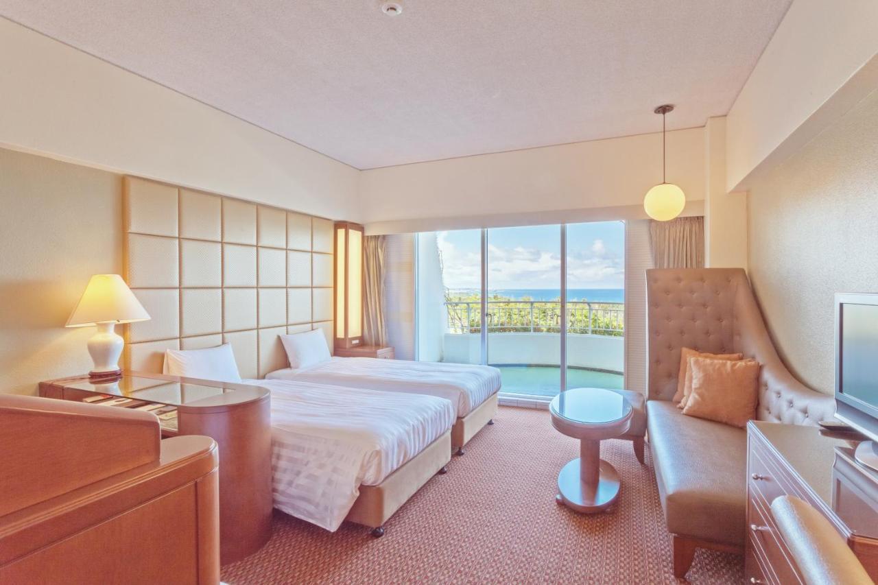 Okinawa Kariyushi Beach Resort Ocean Spa Onna Buitenkant foto